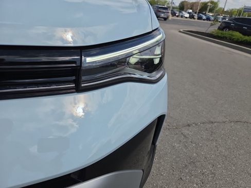 New 2026 Volkswagen Taos SE FWD image 15