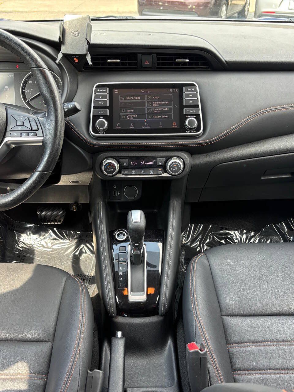 Used 2019 Nissan Kicks SR w/ SR Premium Package FWD image 24