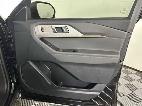 New 2025 Ford Explorer Active w/ Active Comfort Package image 15