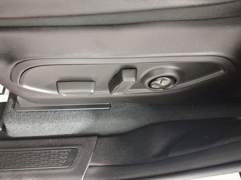 Used 2024 Jeep Grand Cherokee Altitude image 12