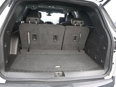 Used 2023 Chevrolet Traverse RS image 15