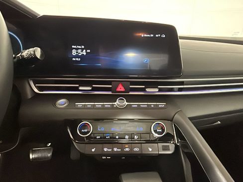 Certified 2024 Hyundai Elantra SEL w/ Convenience Package FWD image 29