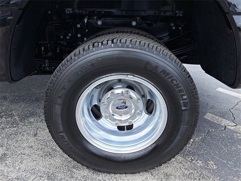 Used 2024 Ford F350 Limited w/ FX4 Off-Road Package image 9