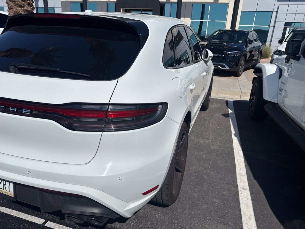 Used 2024 Porsche Macan AWD/4WD image 4
