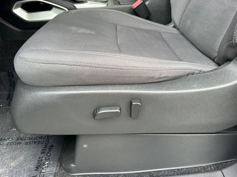 Used 2023 Nissan Frontier SV w/ Tow Package image 13