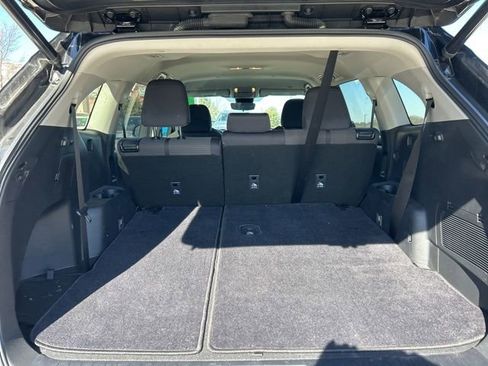 Certified 2023 Toyota Highlander LE image 7