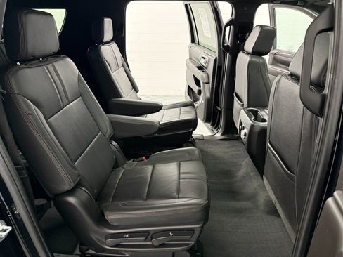 Used 2024 Chevrolet Suburban RST w/ Luxury Package image 16