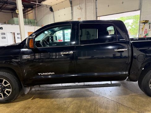 Used 2014 Toyota Tundra Limited w/ Limited Premium Package AWD/4WD image 9