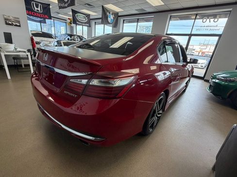 Used 2017 Honda Accord Sport image 10