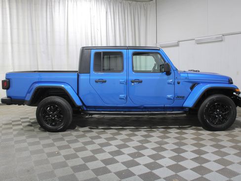 Used 2022 Jeep Gladiator Sport image 29