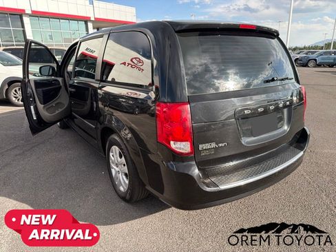 Used 2013 Dodge Grand Caravan American Value Package FWD image 3