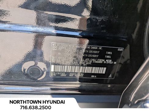 Used 2025 Toyota RAV4 XLE AWD/4WD image 35