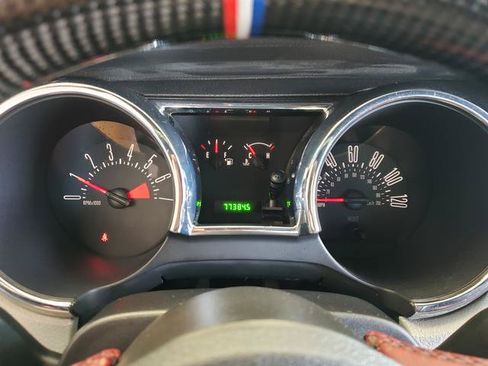 Used 2005 Ford Mustang Premium RWD image 24