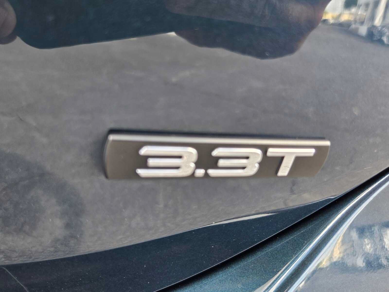 Used 2022 Genesis G70 3.3T RWD image 17