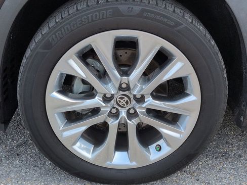 Used 2020 Toyota Highlander Limited FWD image 11