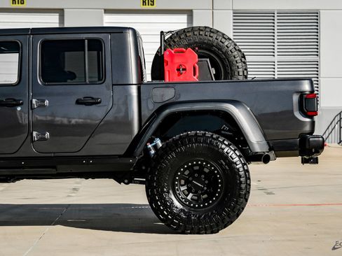 Used 2020 Jeep Gladiator Rubicon AWD/4WD image 9