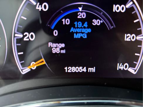Used 2018 Jeep Grand Cherokee Laredo RWD image 27