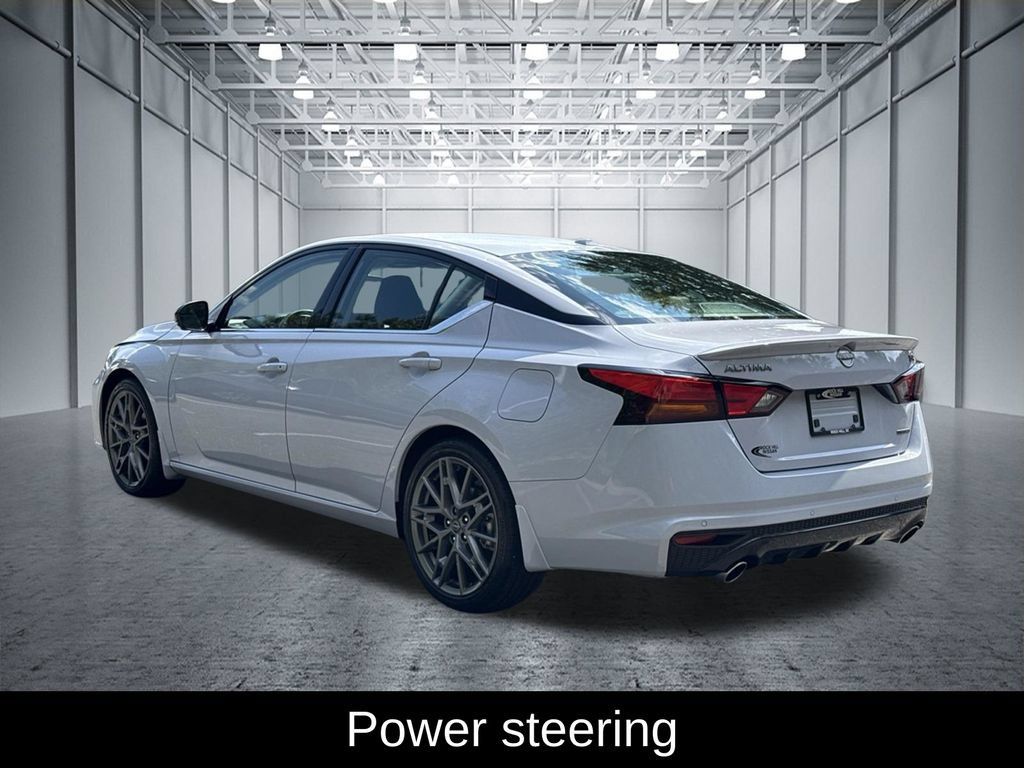 Certified 2024 Nissan Altima 2.0 SR FWD image 5
