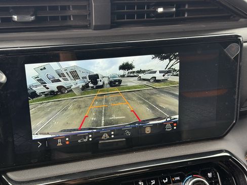 Used 2025 GMC Sierra 2500 AT4 AWD/4WD image 21