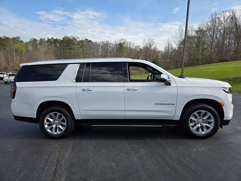 Used 2023 Chevrolet Suburban Premier AWD/4WD image 9