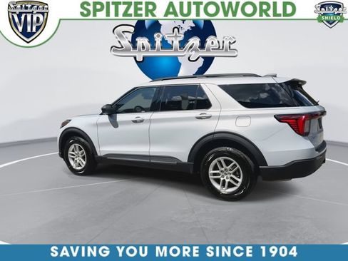 Used 2025 Ford Explorer Active AWD/4WD image 7