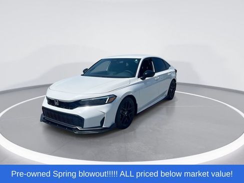 Used 2025 Honda Civic Sport image 4