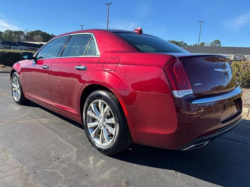 Used 2019 Chrysler 300 Limited AWD/4WD image 7