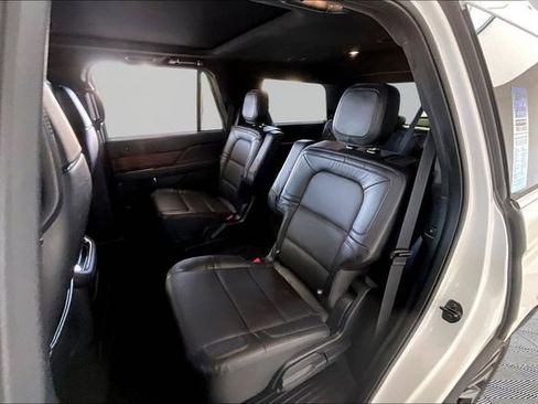 Used 2022 Lincoln Navigator Reserve AWD/4WD image 16