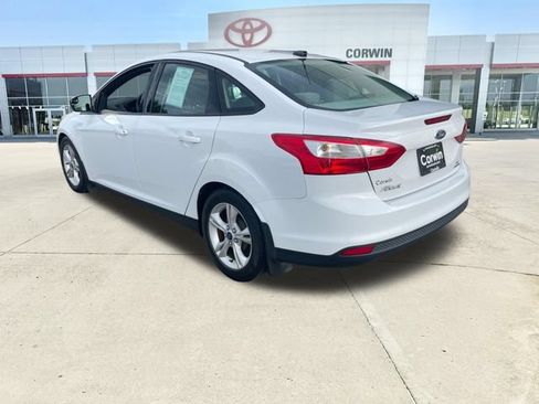 Used 2014 Ford Focus SE w/ SE Winter Package FWD image 3