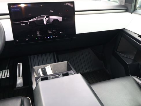 Used 2025 Tesla Cybertruck AWD Crew Cab image 11