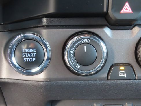 Used 2023 Toyota Tacoma TRD Off-Road image 8