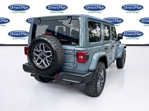 Used 2024 Jeep Wrangler Unlimited Sahara AWD/4WD image 7