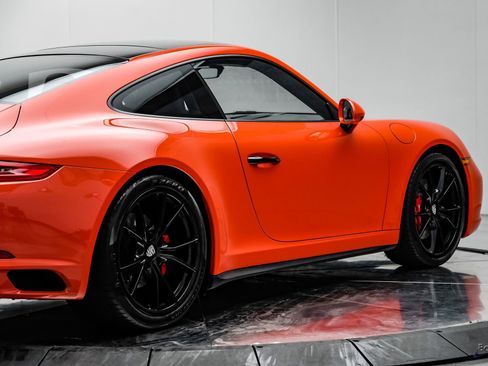 Used 2018 Porsche 911 Carrera 4S AWD/4WD image 15