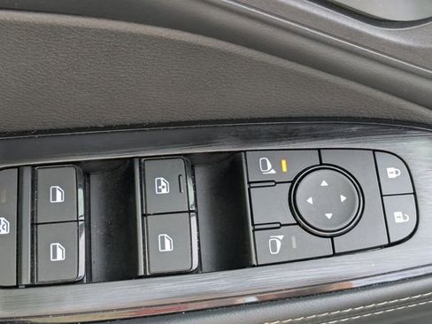 Used 2025 Nissan Rogue SV AWD/4WD image 12