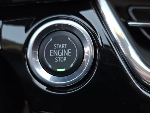 New 2026 Chevrolet Trax RS w/ Sunroof Package image 28