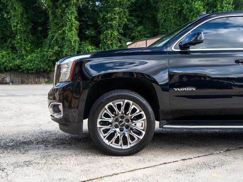 Used 2016 GMC Yukon SLE RWD image 3