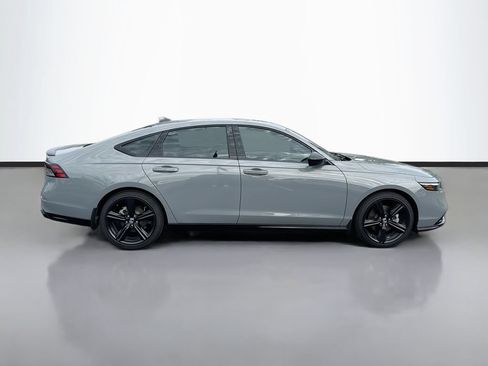 Used 2025 Honda Accord Sport image 9