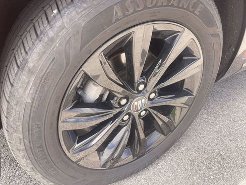Used 2024 Buick Envista Sport Touring w/ Convenience II Package FWD image 2
