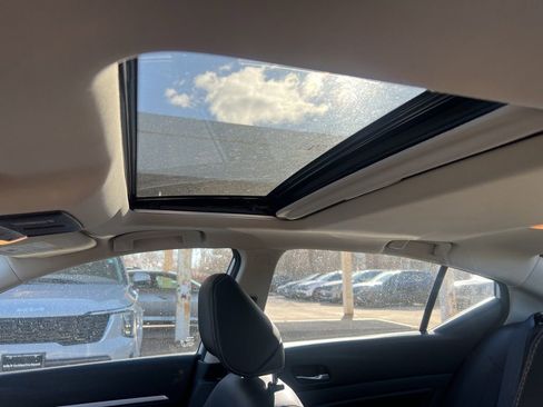 Certified 2024 Nissan Altima 2.5 SL image 8