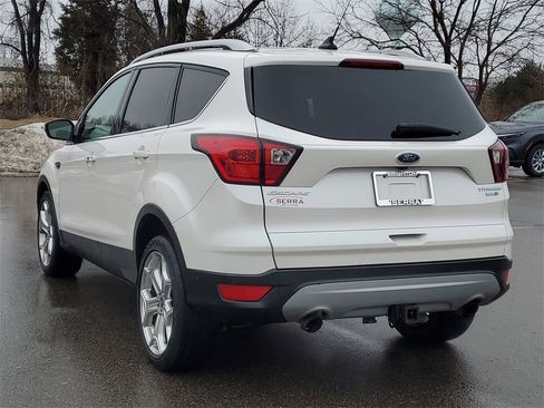 Used 2019 Ford Escape Titanium image 2