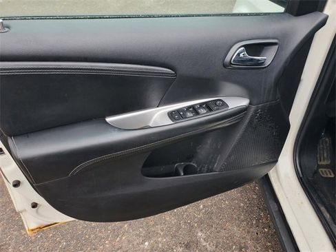 Used 2014 Dodge Journey Limited w/ Driver Convenience Group image 10