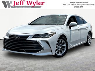 Used 2019 Toyota Avalon XLE w/ Moonroof Package FWD video 1