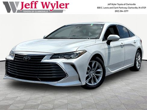 Used 2019 Toyota Avalon XLE w/ Moonroof Package FWD image 1
