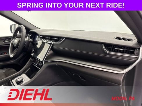 Used 2024 Jeep Grand Cherokee L Altitude AWD/4WD image 17