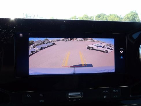Used 2025 Mercedes-Benz Sprinter 2500 image 24