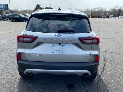 Used 2023 Ford Escape Platinum AWD/4WD image 4