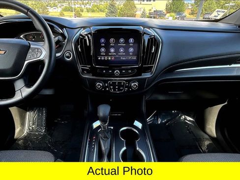 Used 2023 Chevrolet Traverse LT image 15