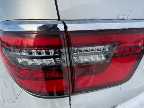 Used 2024 Nissan Armada SL w/ Captain's Chairs Package image 10