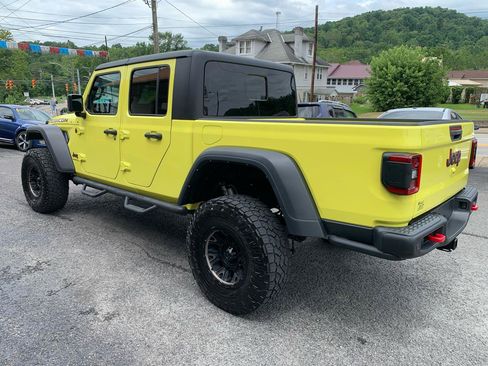 Used 2023 Jeep Gladiator Rubicon w/ LED Lighting Group AWD/4WD image 3