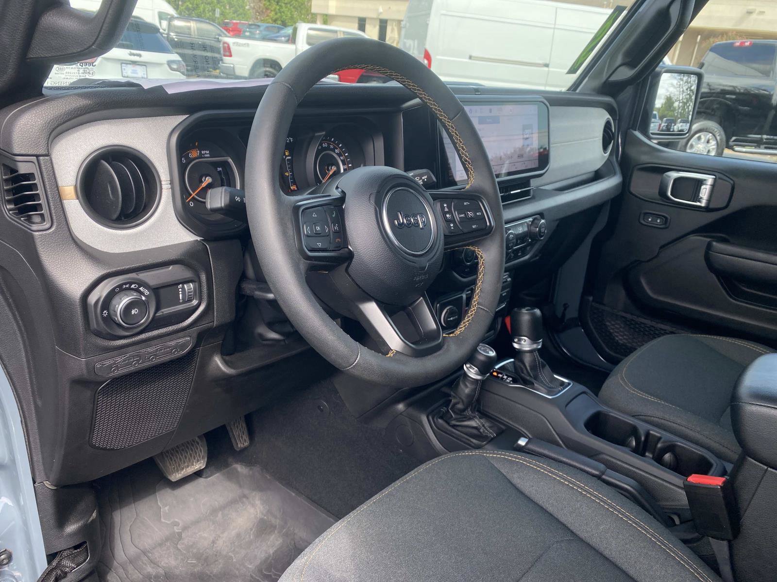 Used 2024 Jeep Wrangler Unlimited Sport AWD/4WD image 24